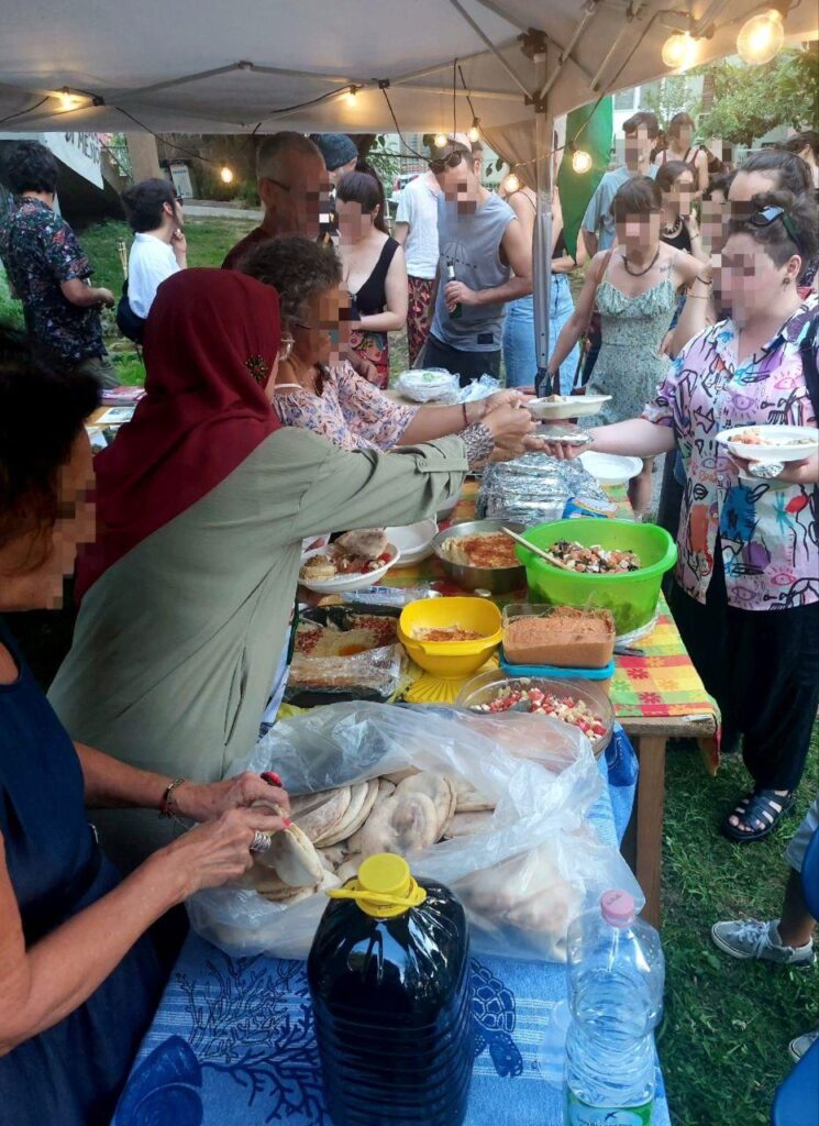 12d Cena a cura delle Donne per la Palestina di Vicenza alla Consultoria, spazio transfemminista liberato a Padova, 6 luglio